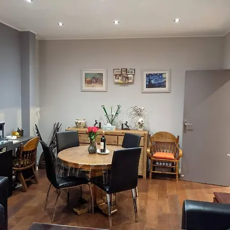 2 Bd 16th Arrondissement Trocadero Sleeps 4 To 6 Eiffel Tower *