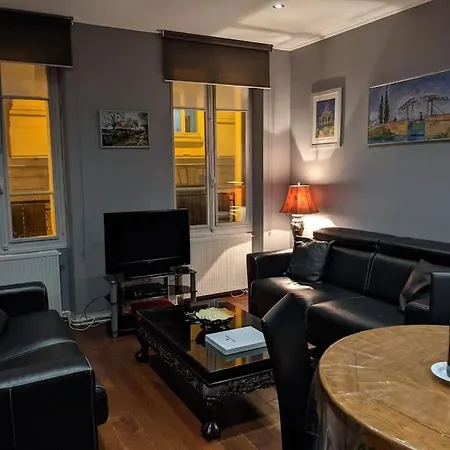 Apartamento 2 Bd 16th Arrondissement Trocadero Sleeps 4 To 6 Eiffel Tower París