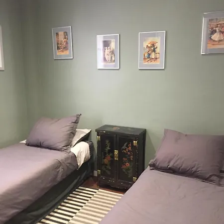 2 Bd 16th Arrondissement Trocadero Sleeps 4 To 6 Eiffel Tower París